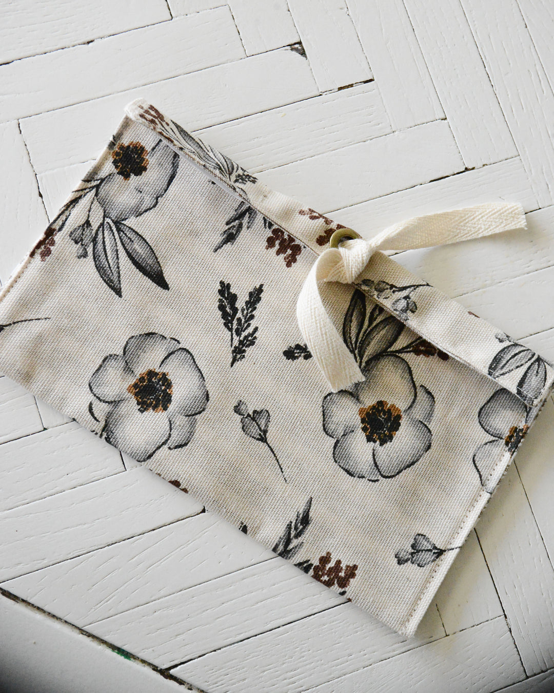 the Flora pouch
